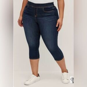 Torrid Crop Lean Jean Skinny Super Soft High-Rise Jean - New - Size 2 (18-20)